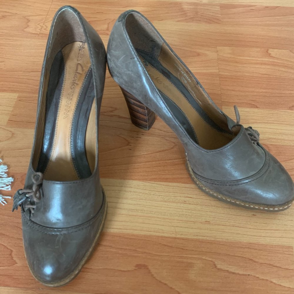 Brown Clark Pumps